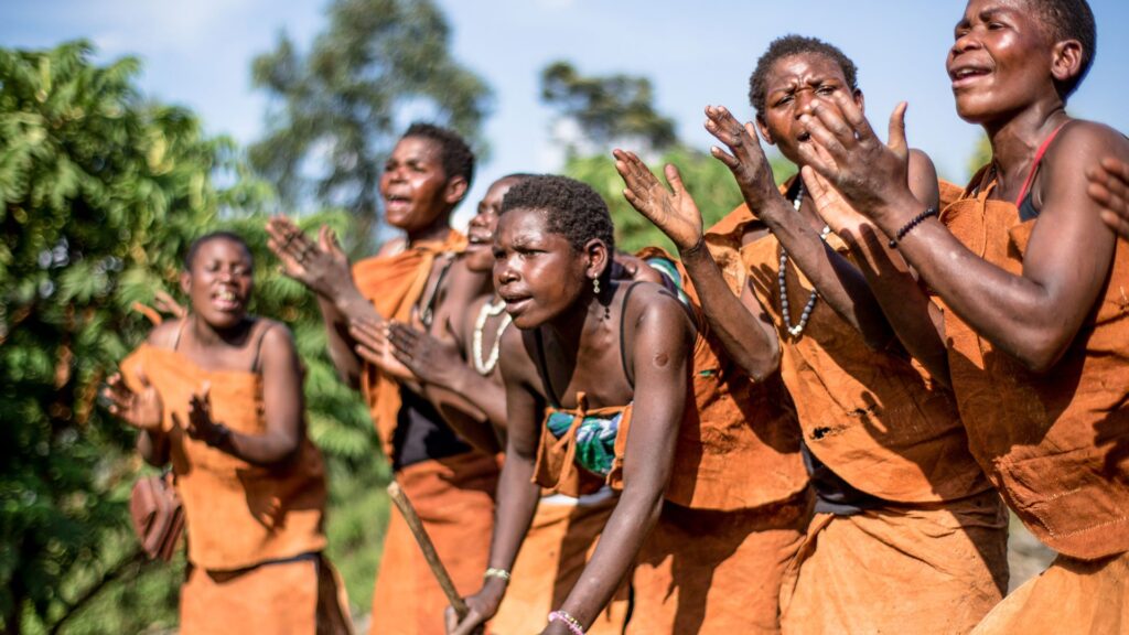 Meet-the-enchanting-Batwa-Tribe-of-Bwindi